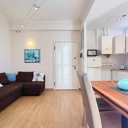 Apartment Casa Di Pia In Pineta Varazze